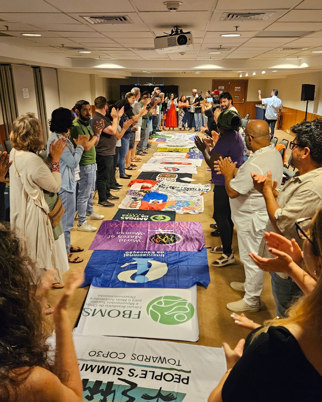 Rumo à COP30: Grupo Operativo da Cúpula dos Povos se reúne no Rio de Janeiro