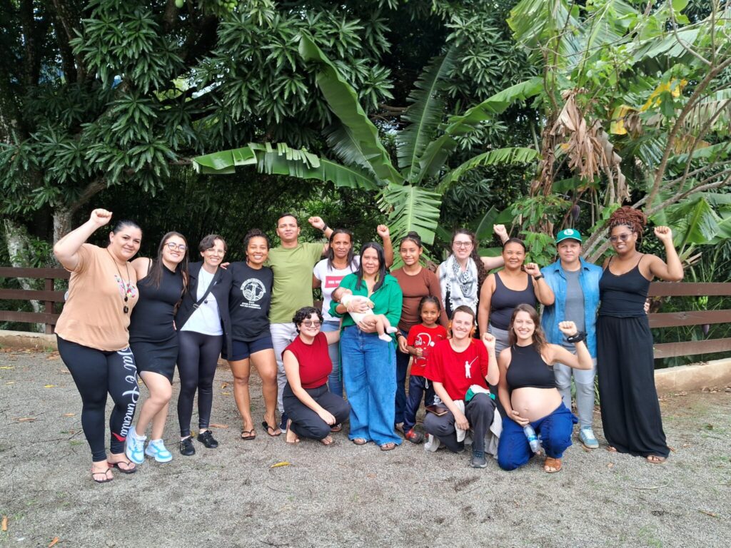 Grupo de mulheres atingidas durante encontro do MAB em Miguel Pereira no Rio de Janeiro.